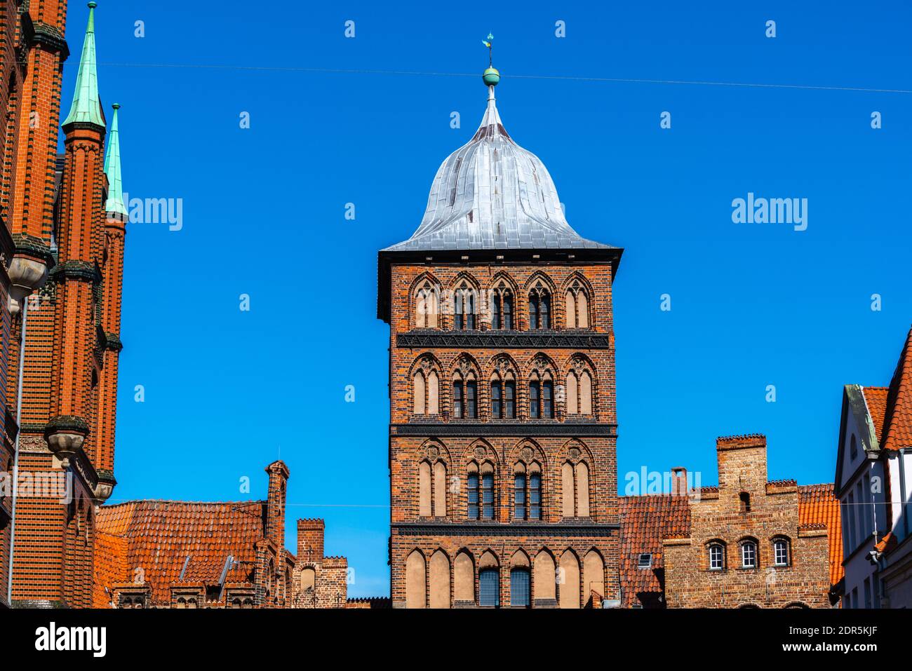 El Burgtor medieval es la única puerta histórica izquierda de la ciudad,  Burgareal, Hanseatic ciudad de Lübeck, Schleswig-Holstein, Alemania del  Norte, Europa Fotografía de stock - Alamy