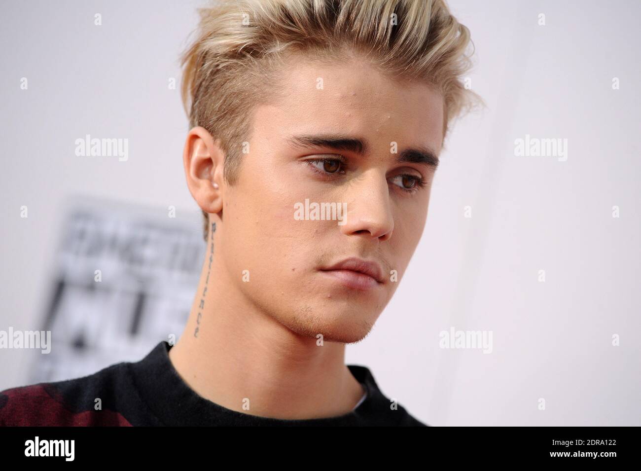 Justin Bieber asiste a los 2015 American Music Awards en Microsoft Theatre el 22 de noviembre de 2015 en los Angeles, CA, EE.UU. Foto de Lionel Hahn/ABACAPRESS.COM Foto de stock
