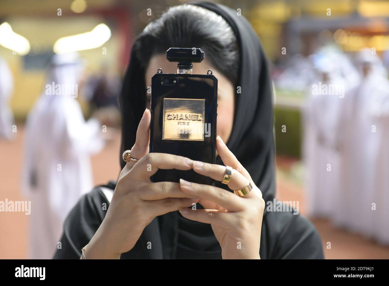 Chanel iphone funda fotografías e imágenes de alta resolución - Alamy
