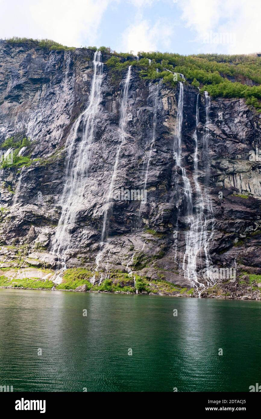 La cascada de las Siete Hermanas en Geiranger, Noruega Fotografía de stock  - Alamy