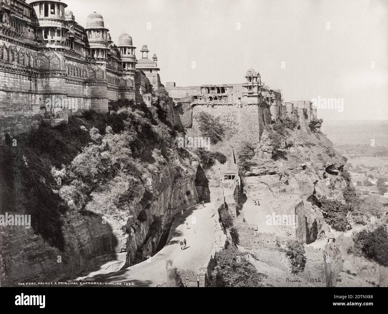 Fotografía del siglo XIX - el fuerte, el palacio y la entrada principal, Gwalior, India. Foto de stock