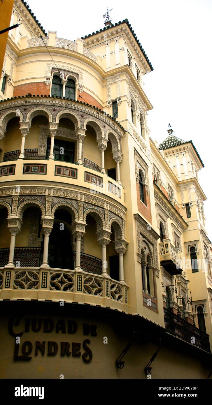 Famoso edificio Ciudad de Londres en la Calle Cuna Sevilla Andalucía España  Fotografía de stock - Alamy
