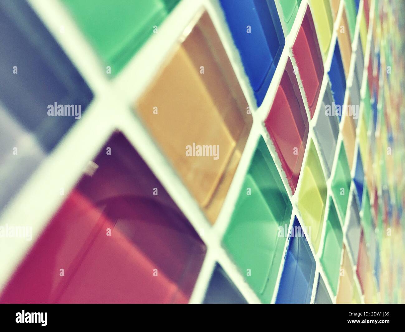 Pared de vidrio de color en Italia Foto de stock
