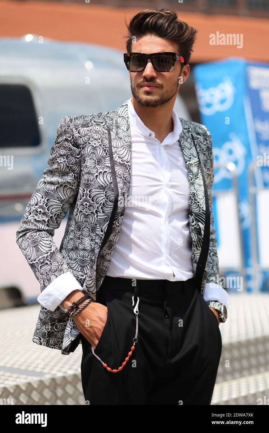 Mariano Di VAIO llega a Roberto Cavalli Primavera-Verano 2015 espectáculo  de ropa de hombre celebrado en Via Procaccini, Milán, Italia el 24 de junio  de 2014. Foto de Marie-Paola Bertrand-Hillion/ABACAPRESS.COM Fotografía de