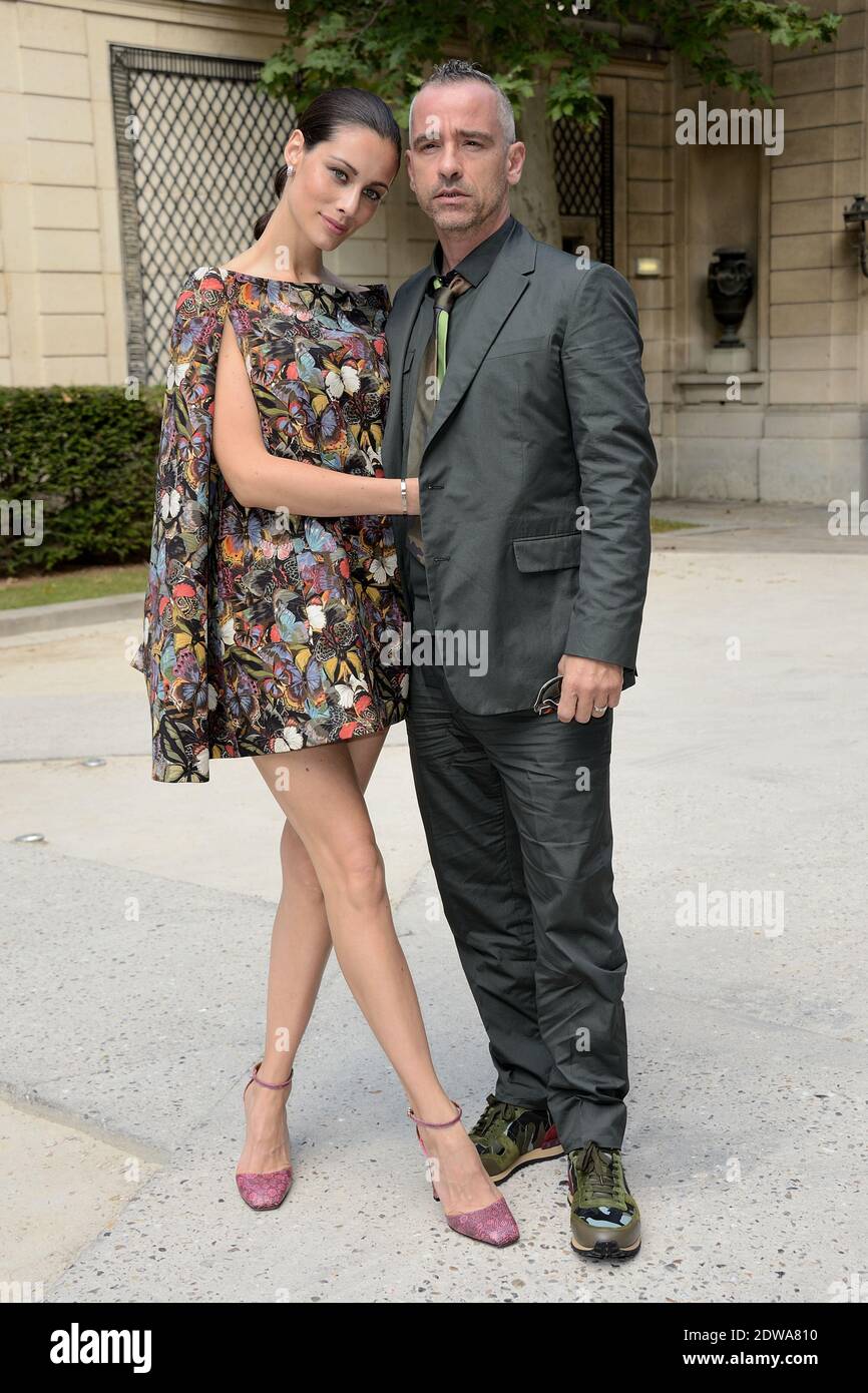 Eros Ramazzotti y Marica Pellegrini asistieron a la muestra de la colección  de ropa masculina Primavera-Verano 2015 de Valentino como parte de la  Semana de la Moda de París en París, Francia,