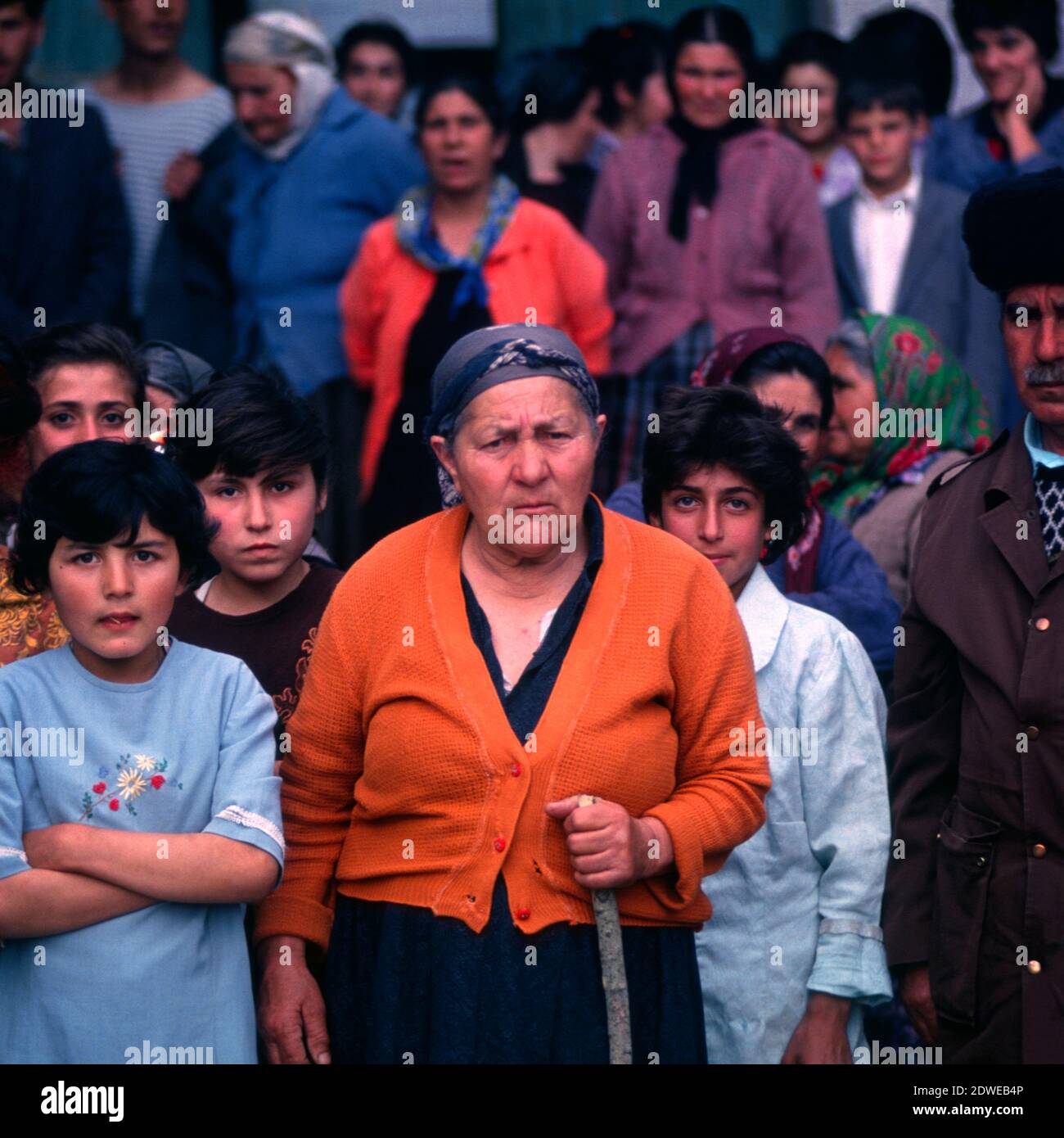 Archivo Foto tomada 10/04/1993: Refugiados azerbaiyanos, desplazados internos o desplazados internos, de Fizuli que viven en una escuela en Akhmedbeili, en el río Araz, en el sureste de Azerbaiyán, cerca de la frontera con Azerbaiyán Irán. Foto de stock