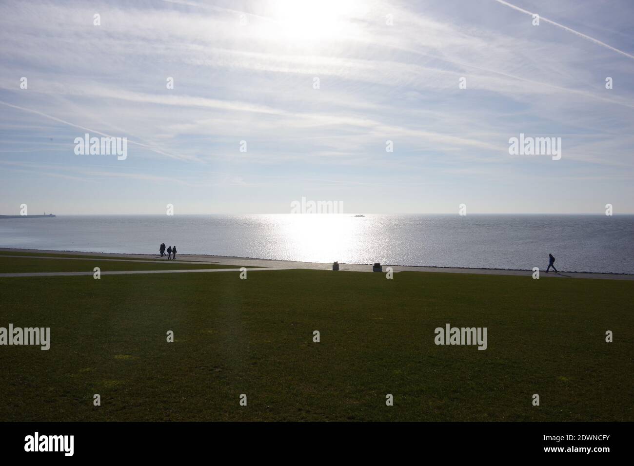 Vista panorámica del mar contra el cielo Foto de stock