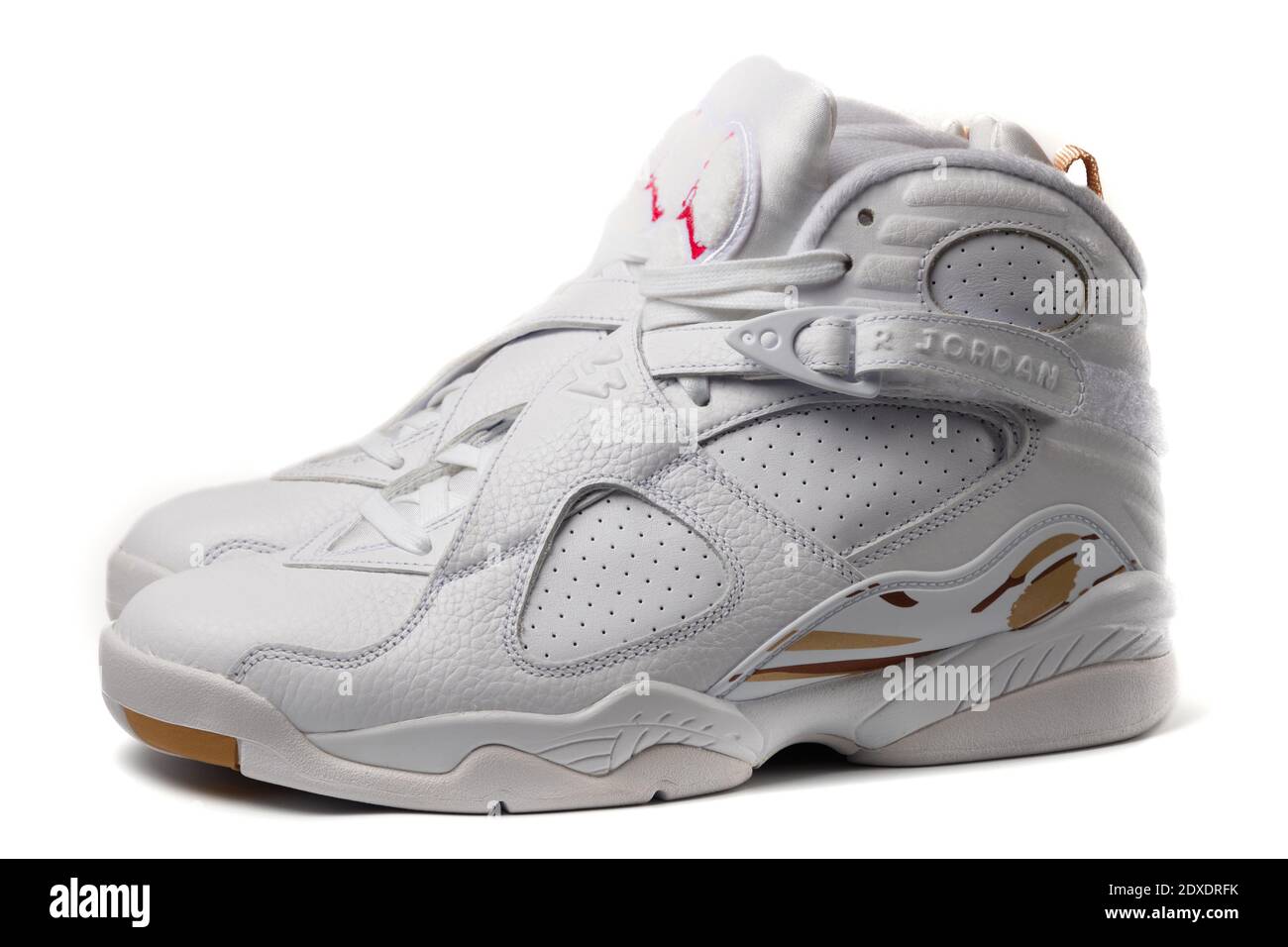 Nike Air Jordan 8 Retro OVO Drake Zapatillas de colores blancos aislado  sobre blanco Fotografía de stock - Alamy
