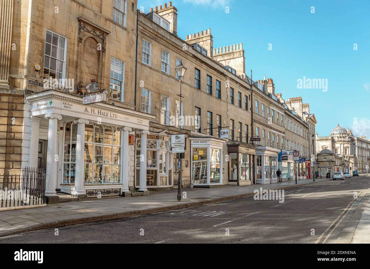 Tiendas en Argyle Street en el centro de la ciudad de Bath, Somerset, Inglaterra Foto de stock