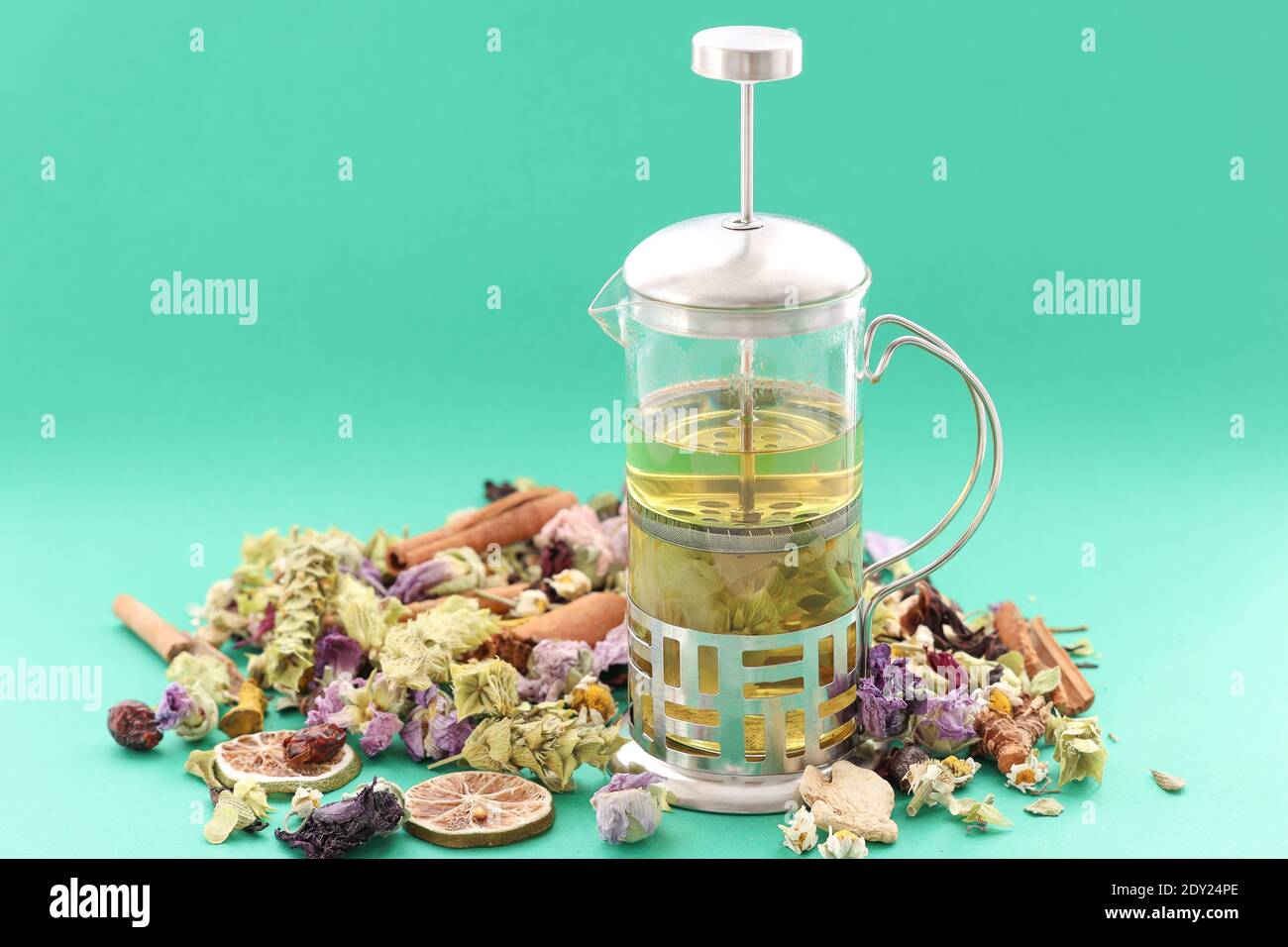 Filtro de té fotografías e imágenes de alta resolución - Alamy