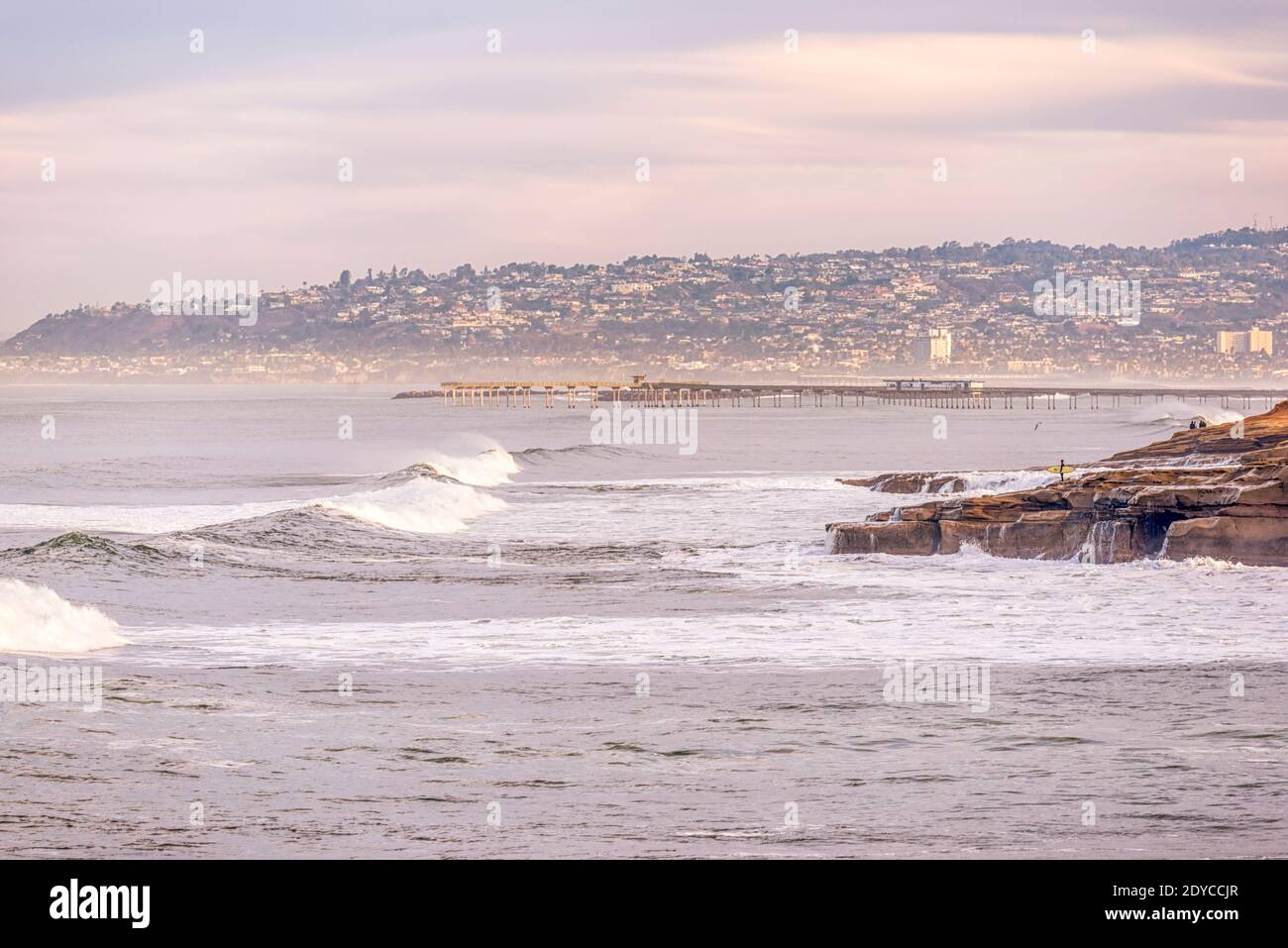 Invierno por la mañana escena costera en el Parque Natural Sunset Cliffs. San Diego, CA, EE.UU. Foto de stock