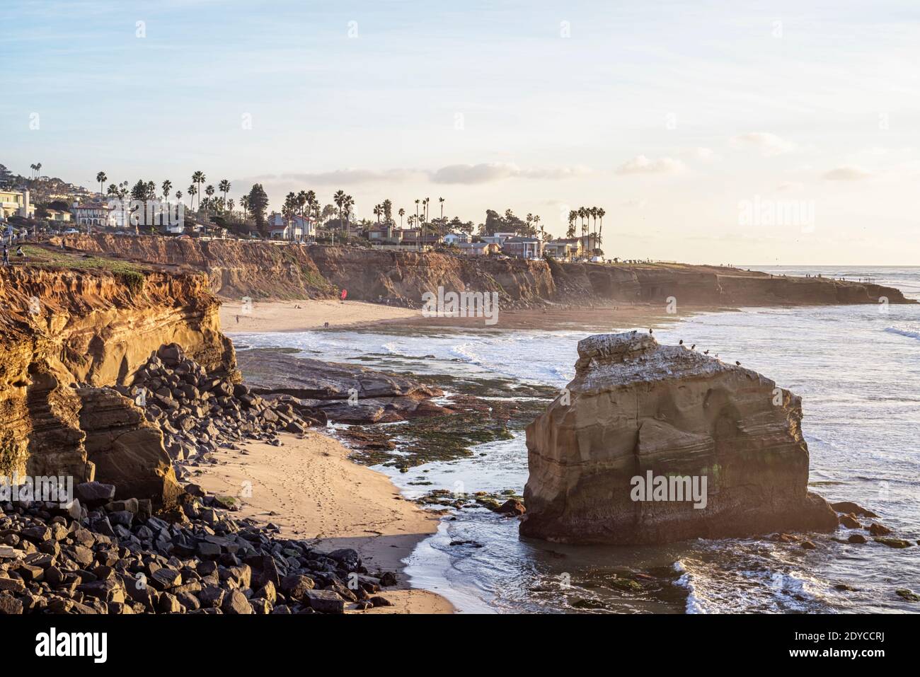 Invierno por la tarde escena costera en el Parque Natural Sunset Cliffs. San Diego, California, Estados Unidos. Foto de stock