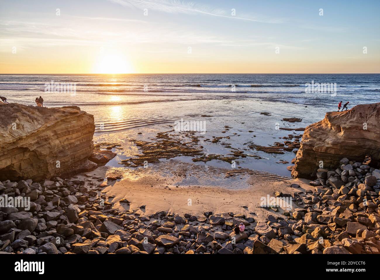 Invierno por la tarde escena costera en el Parque Natural Sunset Cliffs. San Diego, California, Estados Unidos. Foto de stock