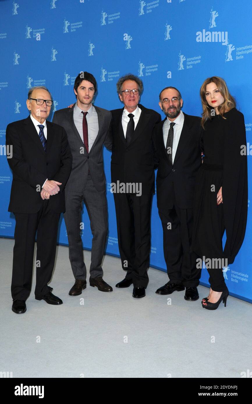 El compositor italiano Ennio Morricone, el actor británico Jim Sturgess, el actor australiano Geoffrey Rush, el diector italiano Giuseppe Tornatore y la actriz holandesa Sylvia Hoeks asistieron a 'la mejor oferta' Photocall durante el 63º Berlinale, Berlín International Film Festival en Berlín, Alemania, el 12 de febrero de 2013. Foto de Aurore Marechal/ABACAPRESS.COM Foto de stock