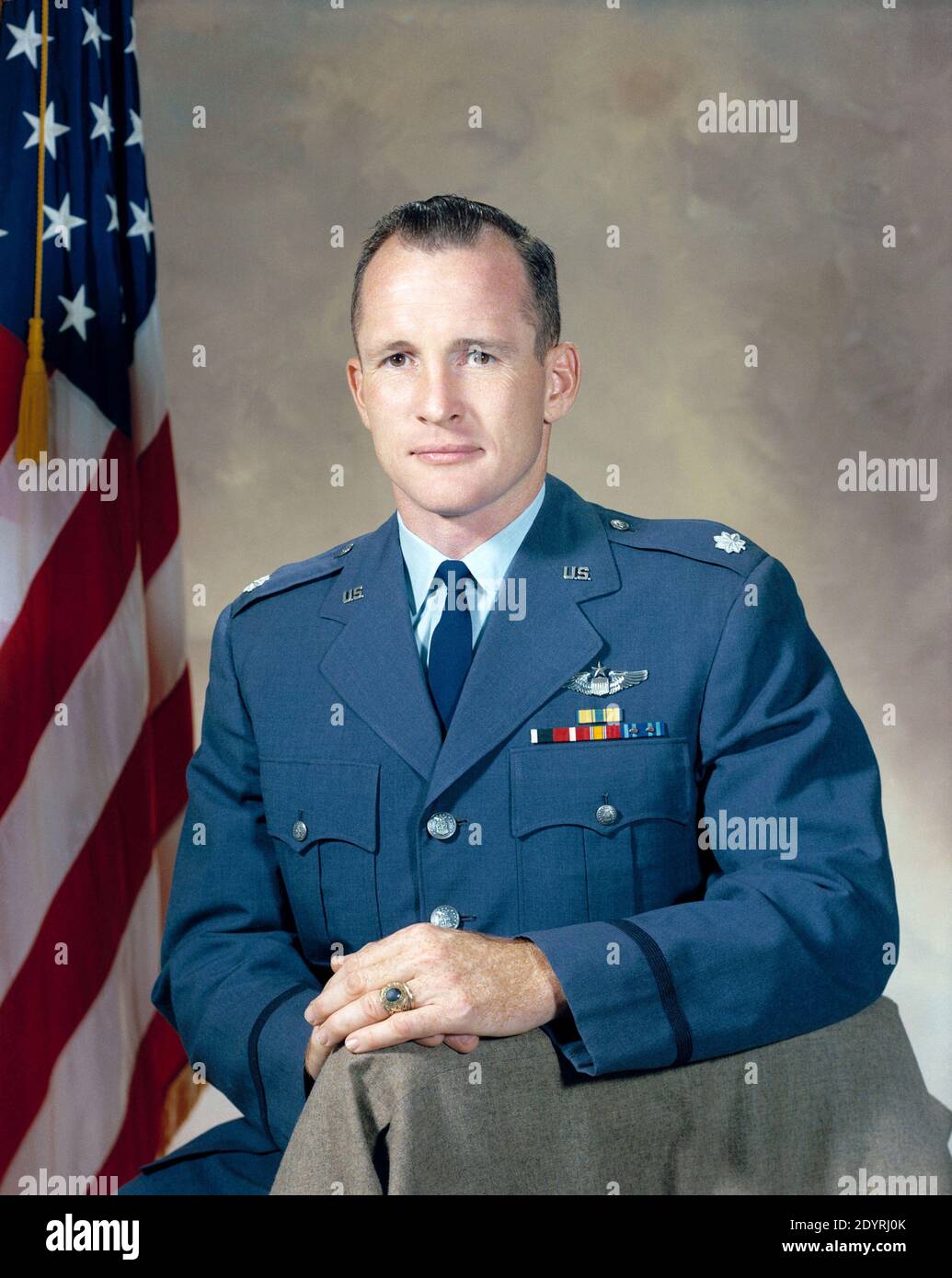 Edward Higgins White II (14 de noviembre de 1930 – 27 de enero de 1967) fue un ingeniero aeronáutico estadounidense, oficial de la Fuerza Aérea de los Estados Unidos, piloto de pruebas y astronauta de la NASA. Foto de stock