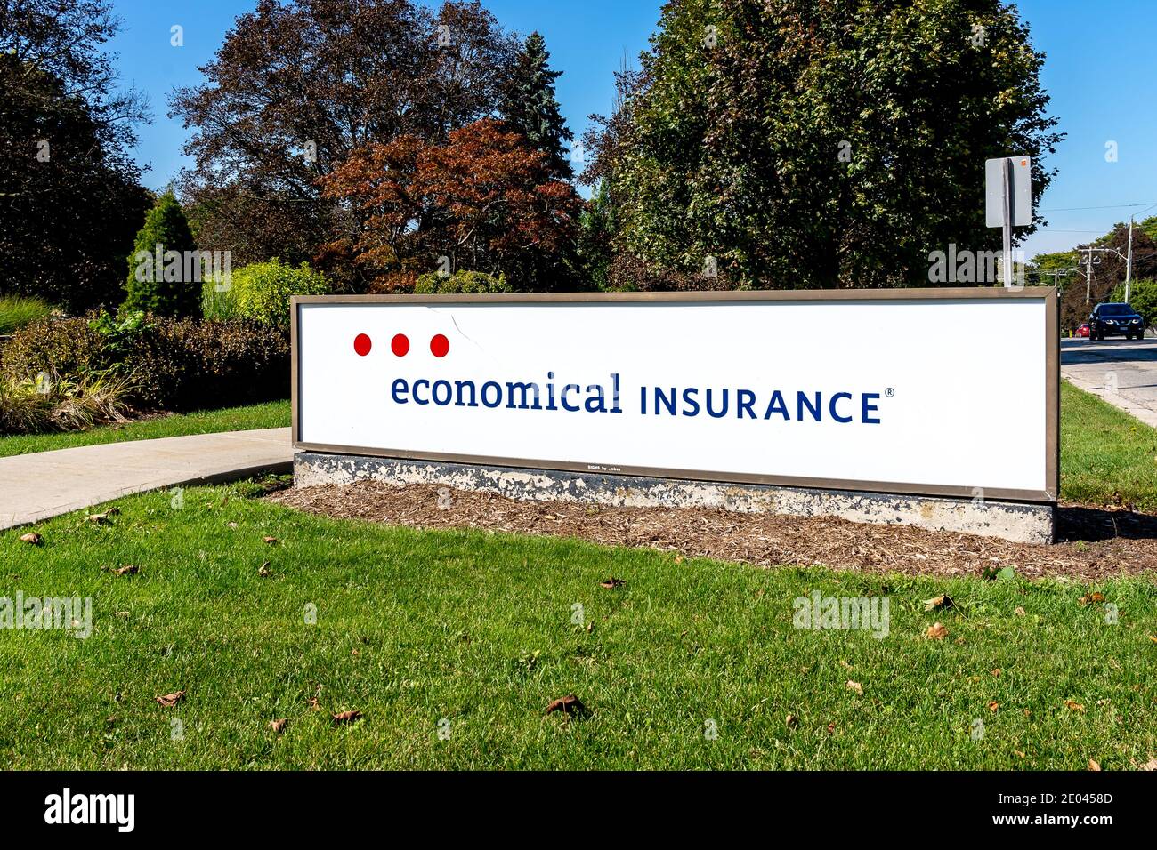 Waterloo, Ontario, Canadá - 30 de septiembre de 2019: Firma del Seguro Económico en sus oficinas ejecutivas en Waterloo, Ontario, Canadá. Foto de stock