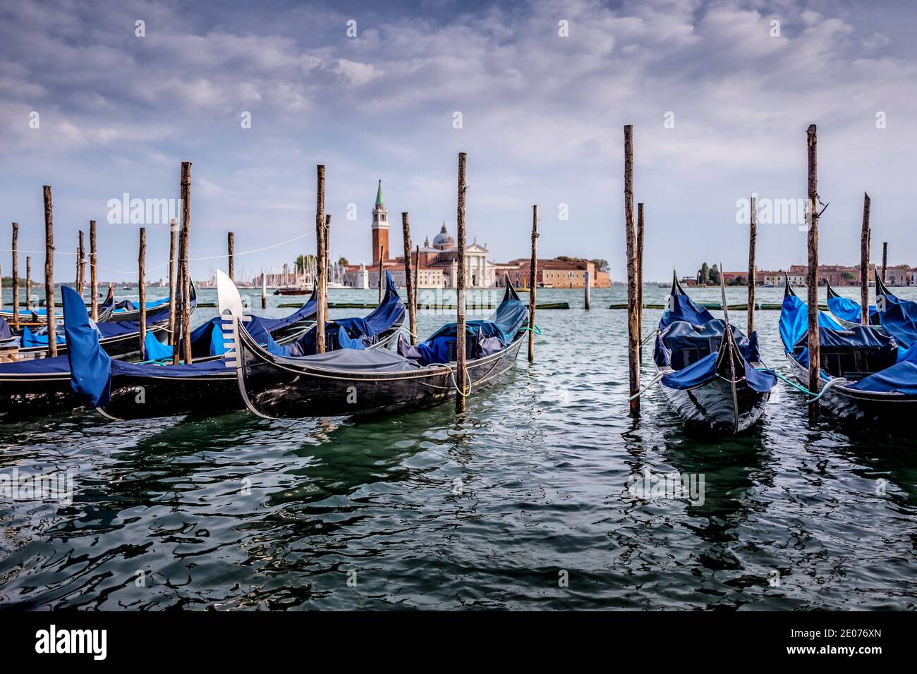 Una vista de Gondolas en Venecia, Italia Foto de stock