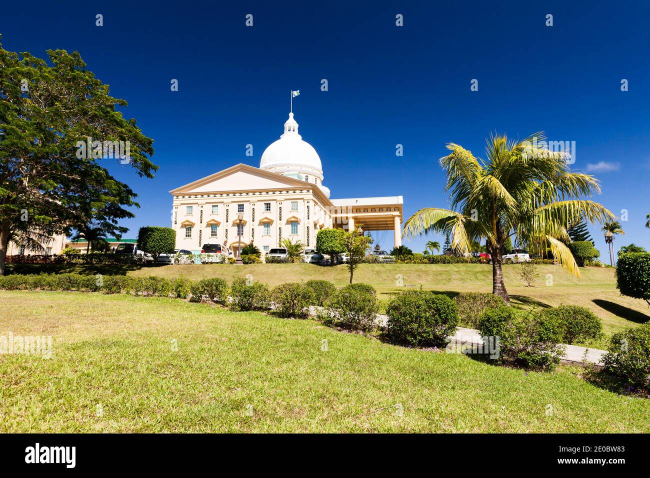 Edificio principal de la capital nacional de Palau, Ngerulmud, Melekeok, Isla de Babeldaob, Palau, Micronesia, Oceanía Foto de stock
