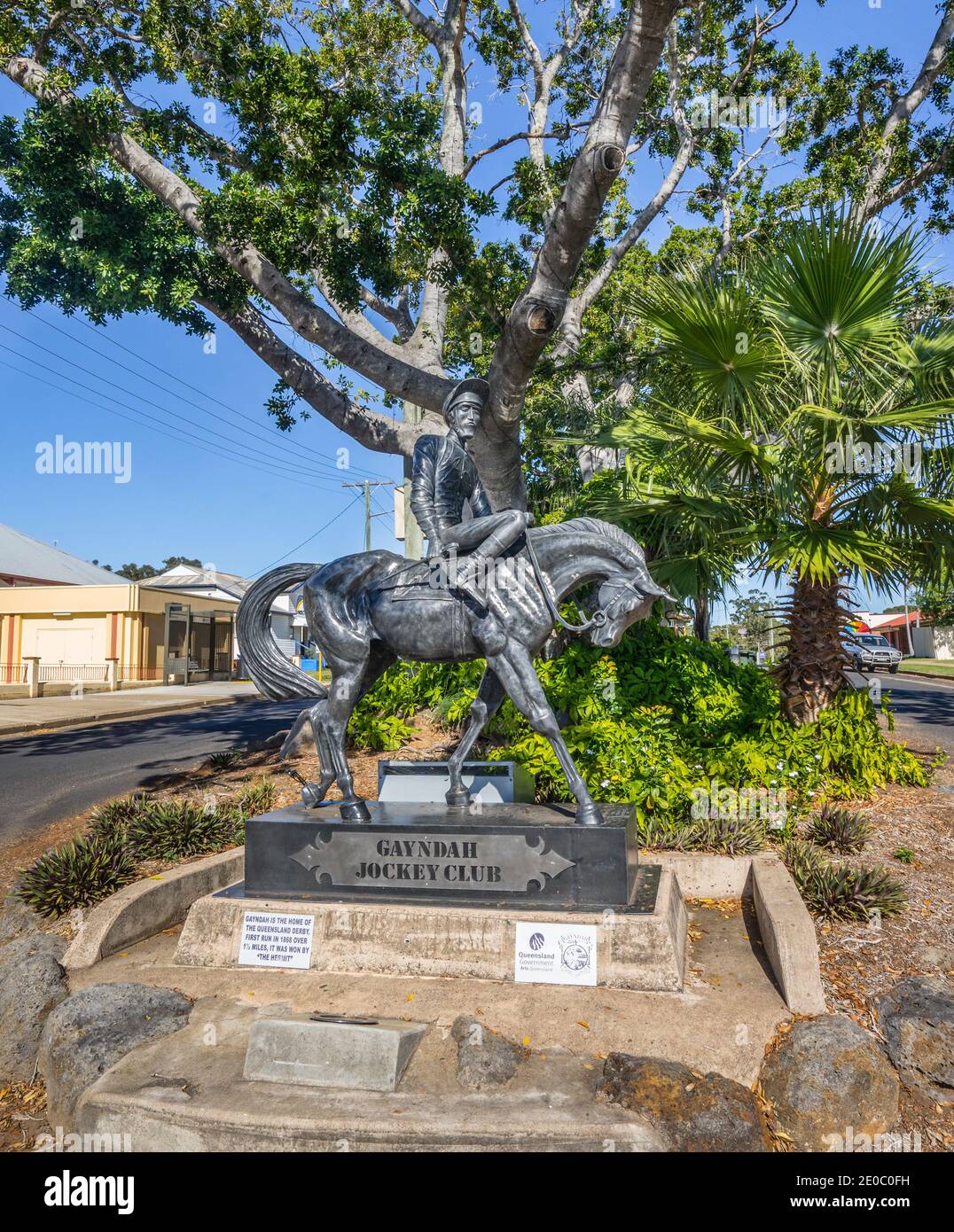 Gayndah Jockey Club Memorial rinde homenaje al establecimiento del deporte de carreras de caballos en Queensland, Gayndah, North Burnet Region, Queensland, aus Foto de stock