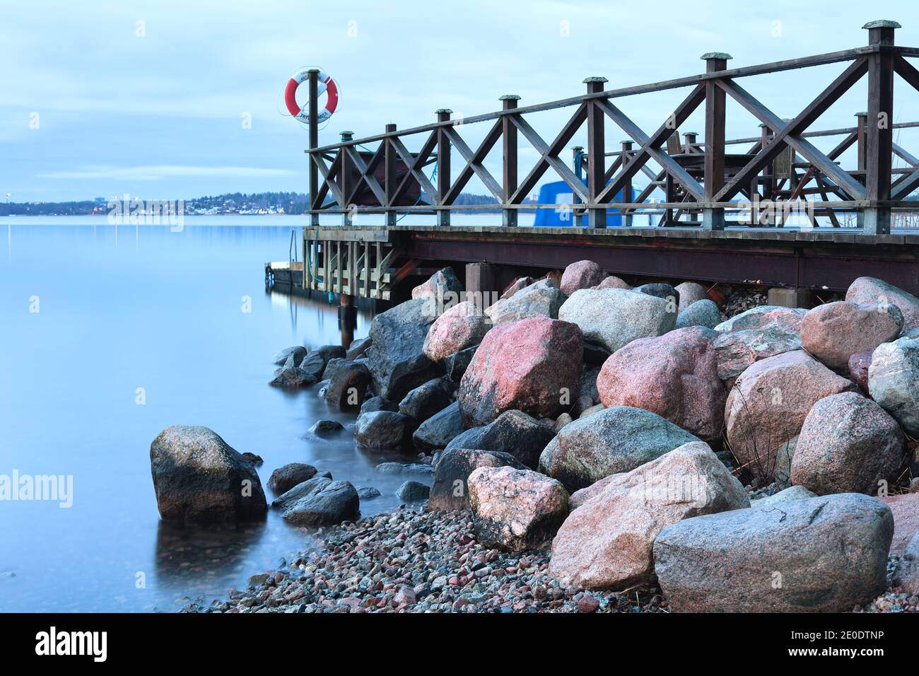 Röskär Jetty, Bogesundslandet, cerca de Vaxholm en Suecia, en la víspera de año Nuevo 2020 Foto de stock