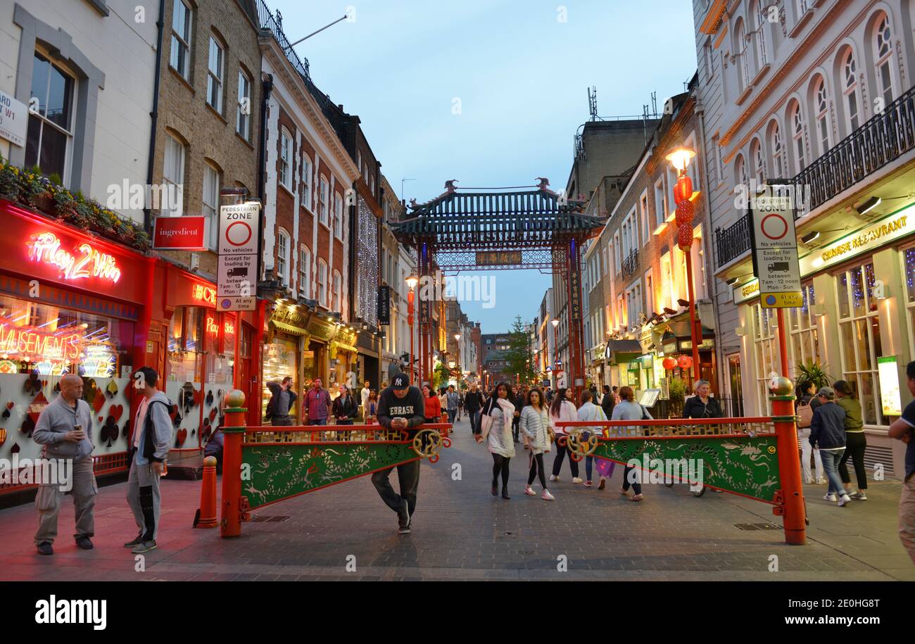 Gerrard St, Chinatown, el Soho, Londres, Inglaterra, Grossbritannien Foto de stock