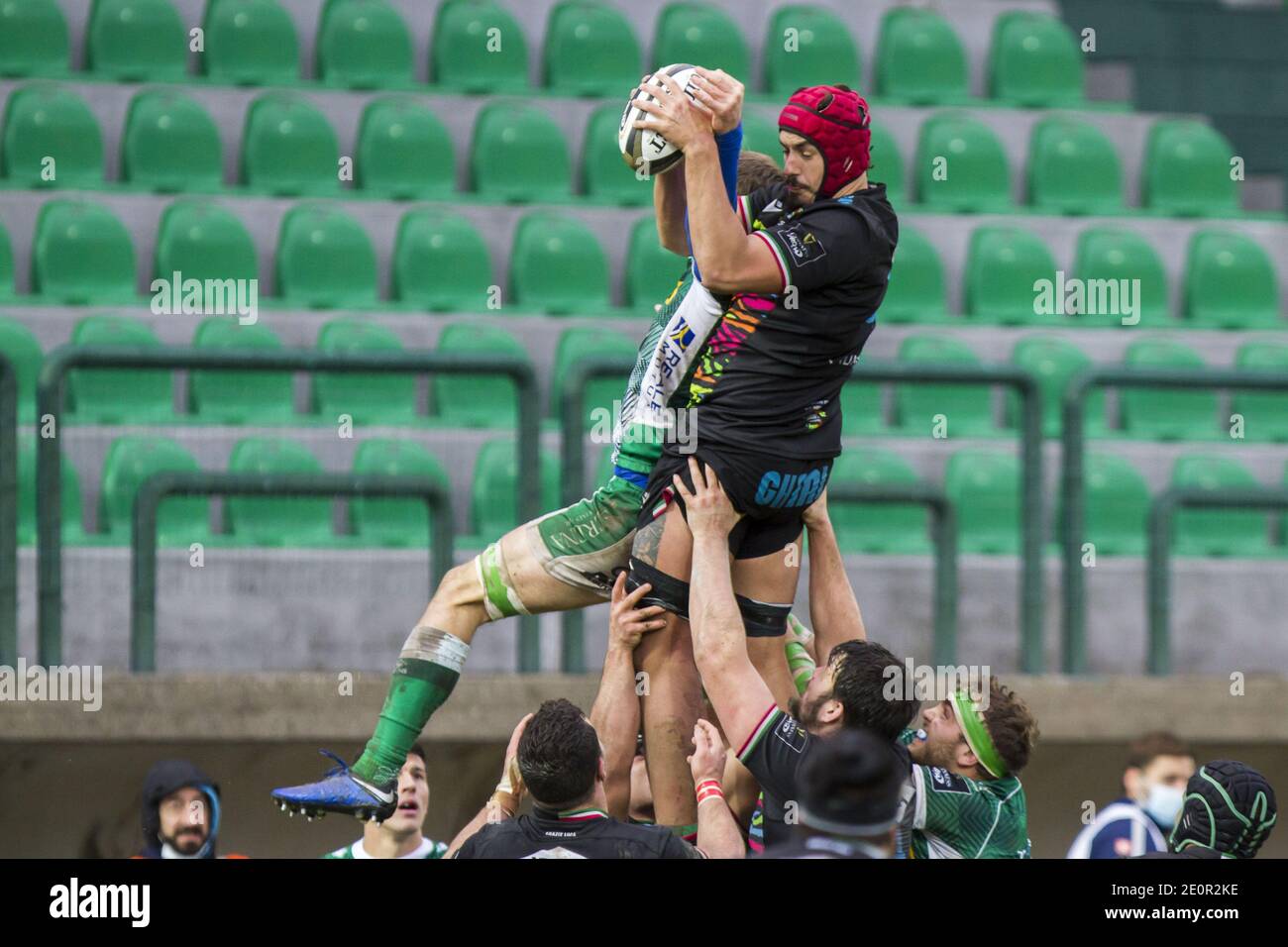 Treviso, Italia. 2 de enero de 2021. Treviso, Italia, Estadio Monigo, 02 de enero de 2021, leonard krumov zebre durante Benetton Treviso vs Zebre Rugby - Rugby Guinness Pro 14 Match crédito: Alfio Guarise/LPS/ZUMA Wire/Alamy Live News Foto de stock