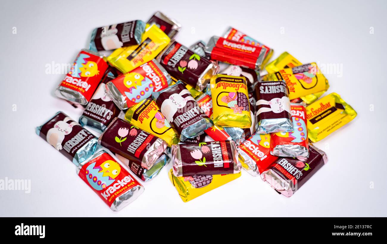 Barras De Chocolate En Miniatura Fotos e Imágenes de stock - Alamy