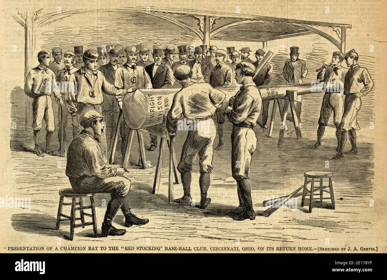 Presentación de un bate campeón al club de pelota base 'Red Stocking', Cincinnati, Ohio, en su regreso a casa - Ilustración mostrando a los miembros del equipo de béisbol Red Stocking y distinguidos invitados que se encuentran alrededor del bate de béisbol 'Champion', de 27 pies de longitud, presentado al equipo después de acumular un récord de 21-0. 24 de julio de 1869 Foto de stock