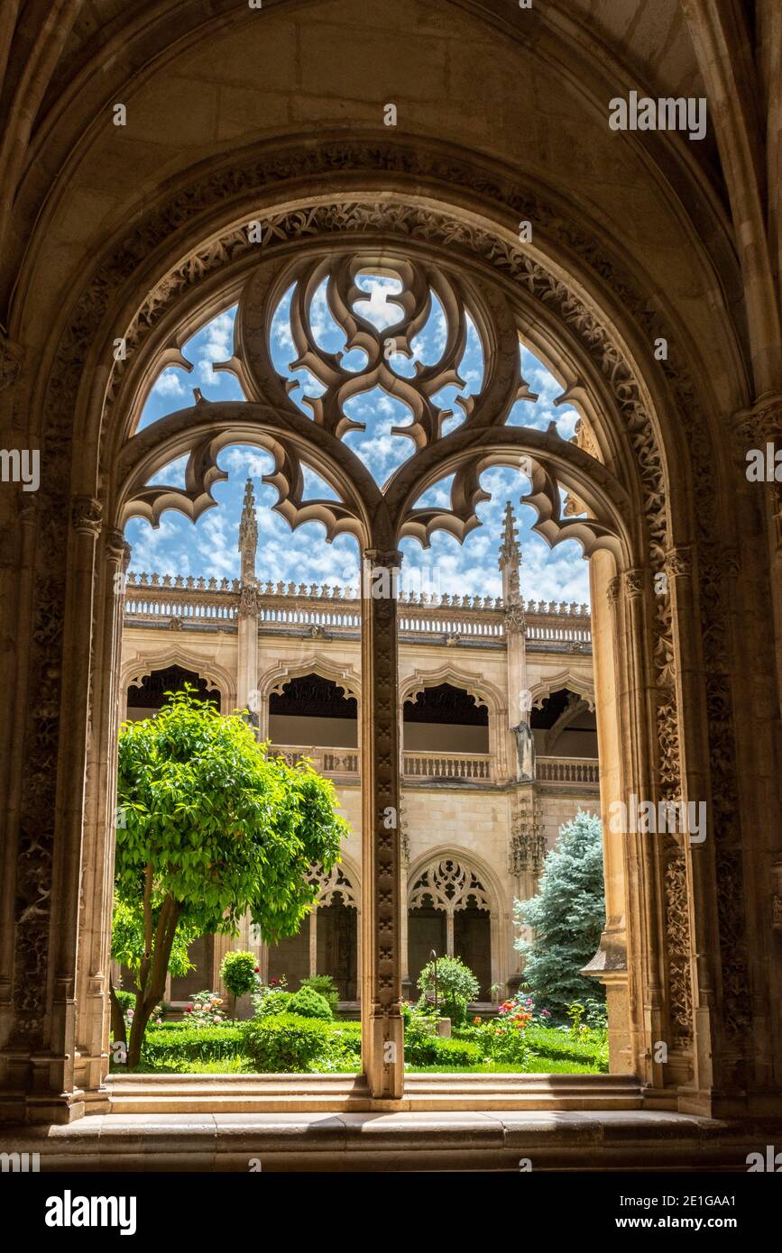 Toledo,España:24 de mayo,2018. El Monasterio de San Juan de los Reyes (en inglés: Monasterio de San Juan de los Reyes) es un franciscano de estilo isabelino Foto de stock