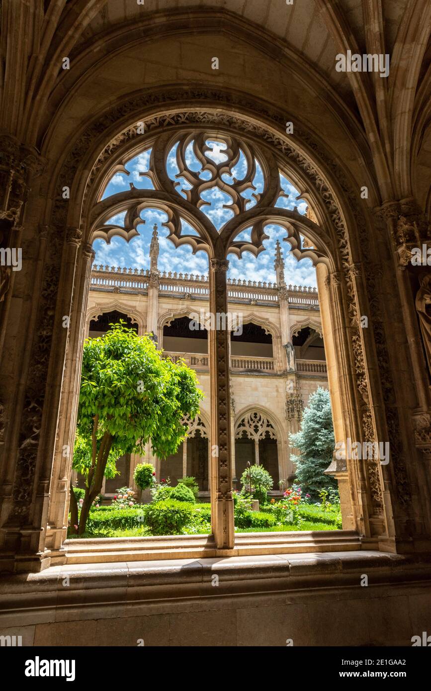 Toledo,España:24 de mayo,2018. El Monasterio de San Juan de los Reyes (en inglés: Monasterio de San Juan de los Reyes) es un franciscano de estilo isabelino Foto de stock