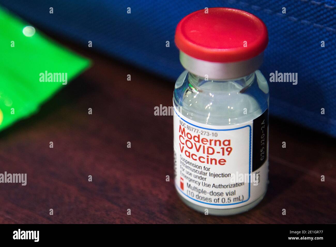 Vacuna moderna COVID-19, usada para las primeras rondas de vacunación el 23 de diciembre de 2020 en Fort Riley, Kansas. Los profesionales de la salud en Fort Riley fueron los primeros en recibir las vacunas. (EE.UU.) Foto de stock