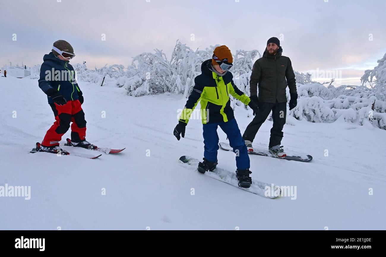 Solo snowboard fotografías e imágenes de alta resolución - Alamy