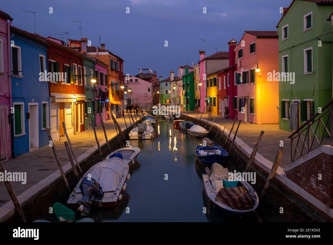 Vista de la isla de Burano. Laguna veneciana Foto de stock