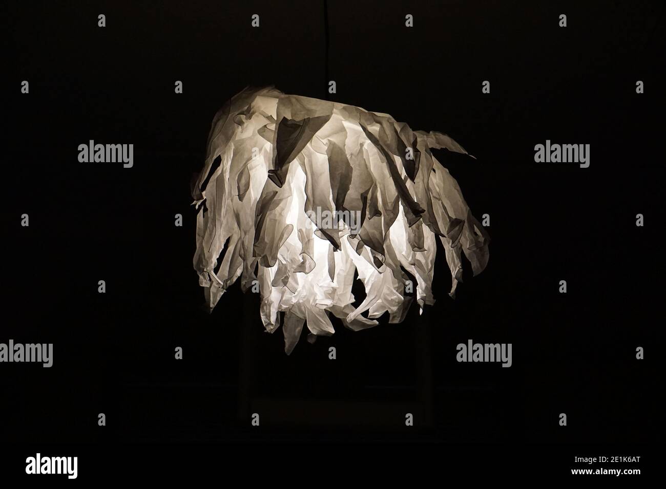 Pantalla de la lámpara de papel e imágenes de alta - Alamy