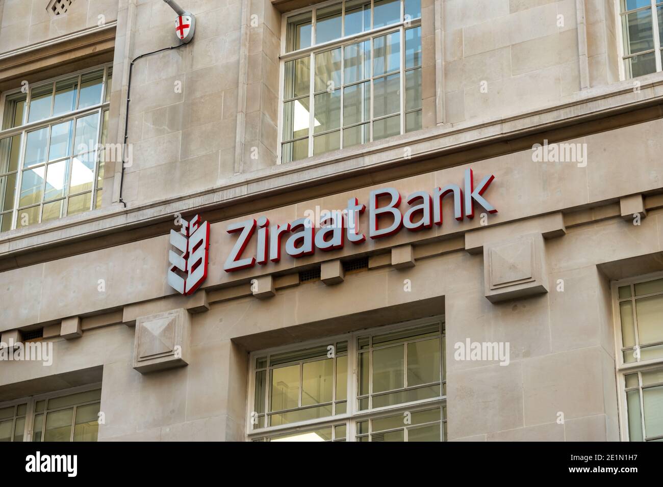 Londres- Banco Ziraat, Ciudad de Londres, sucursal de un gran banco turco Foto de stock