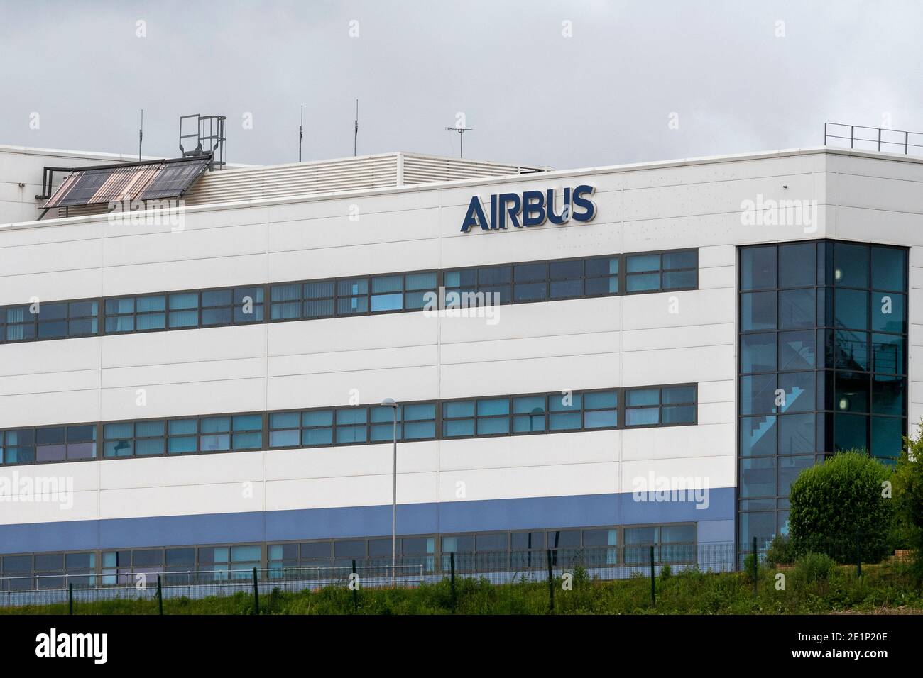 Una visión general de la oficina de Airbus en Newport, Gales, Reino Unido. Foto de stock