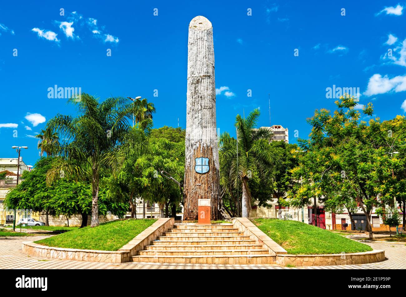 Obelisco en la Plaza de armas en Asunción, Paraguay Foto de stock