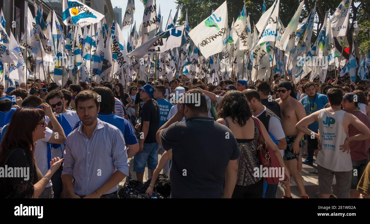 marcha de protesta en Buenos Aires, Argentina Foto de stock