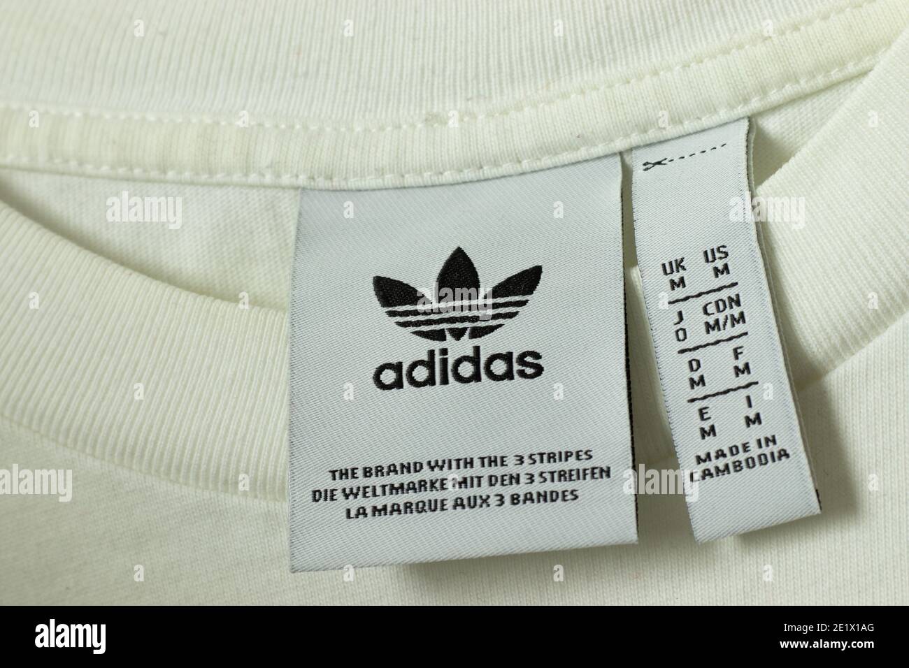 Adidas logo icon fotografías e imágenes de alta resolución - Alamy