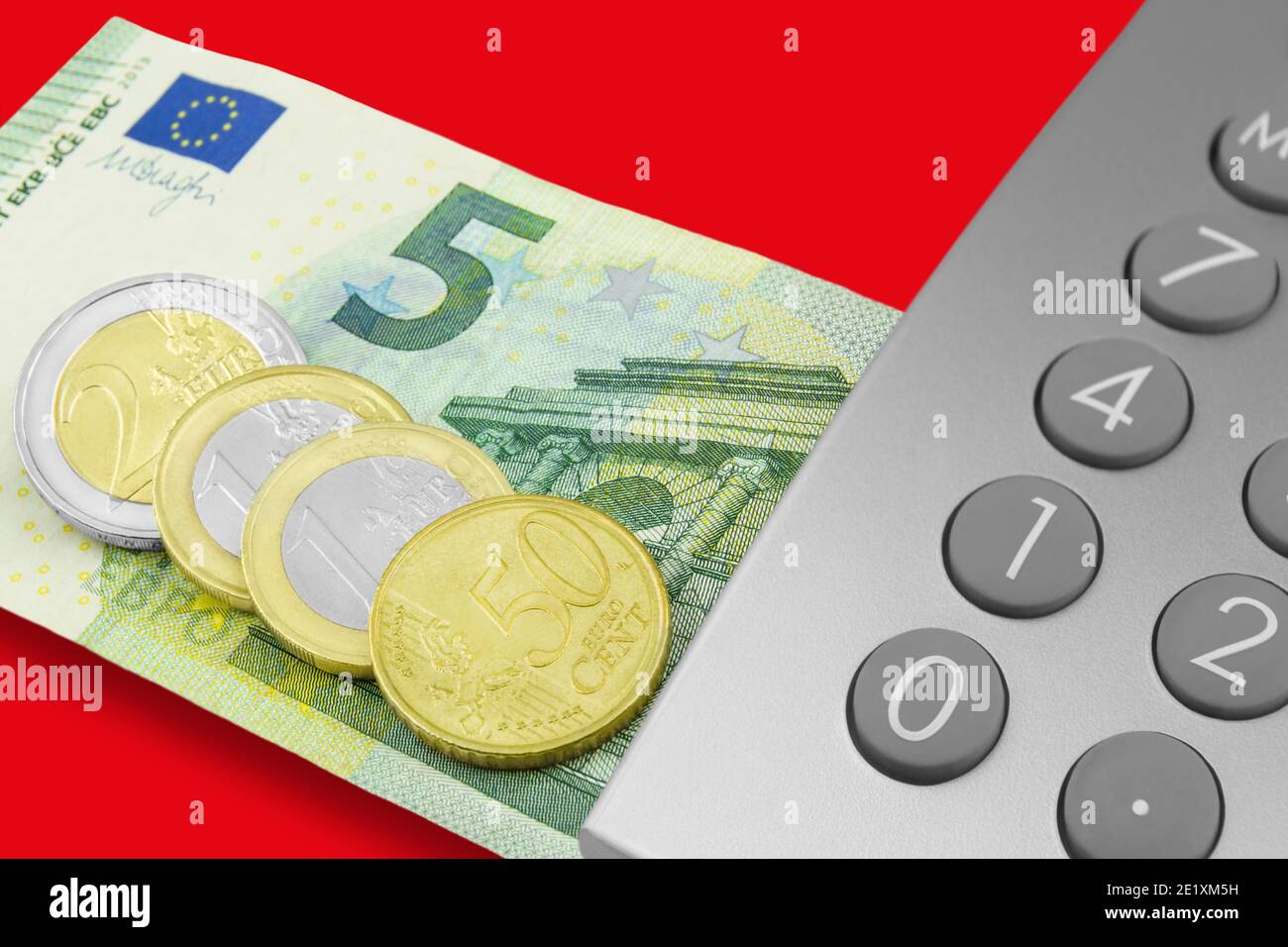 Mindestlohn 9,50 Euro 2021 und Rechner Foto de stock