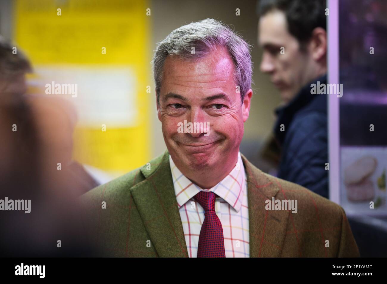 25/05/16. Stocksbridge, Reino Unido. Nigel Farage en Stocksbridge, South Yorkshire, durante una campaña en el periodo previo al referéndum de la UE. Foto de stock