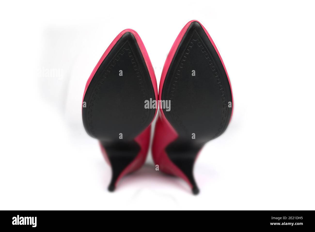 expedido Ambiguo Trascendencia La suela negra de zapatos de tacón alto de color rosa Fotografía de stock -  Alamy