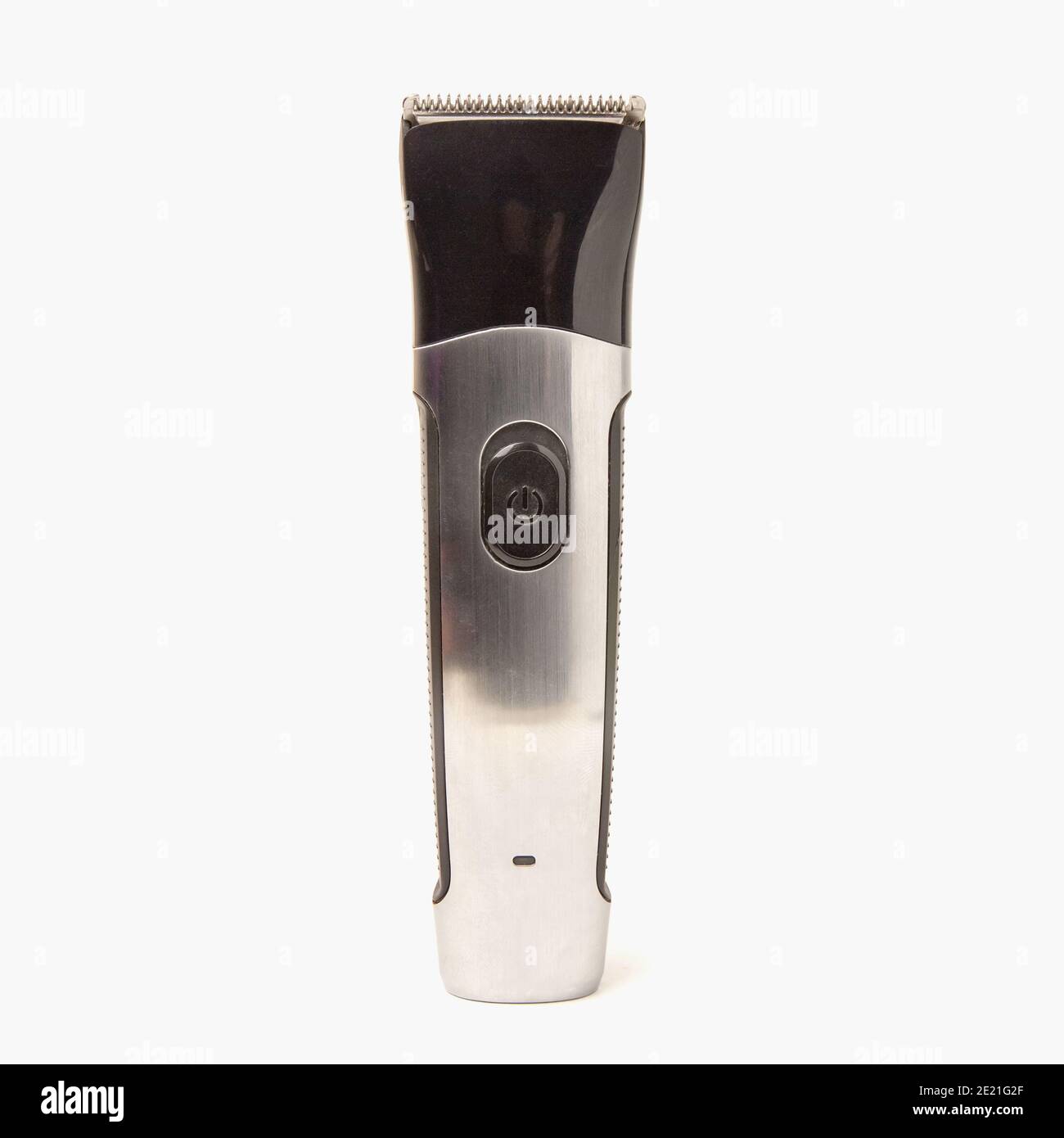 Afeitadora eléctrica sin cable cortapelos barbero aislado con accesorio  activado fondo blanco Fotografía de stock - Alamy
