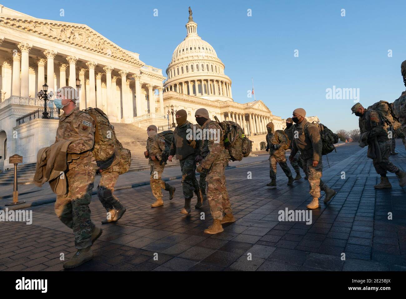 Washington DC- los miembros de la Guardia Nacional se reúnen en Capitol Hill. Crédito de la foto: Chris Kleponis/Sipa, EE.UU. 12 de enero de 2021. Crédito: SIPA USA/Alamy Live News Foto de stock