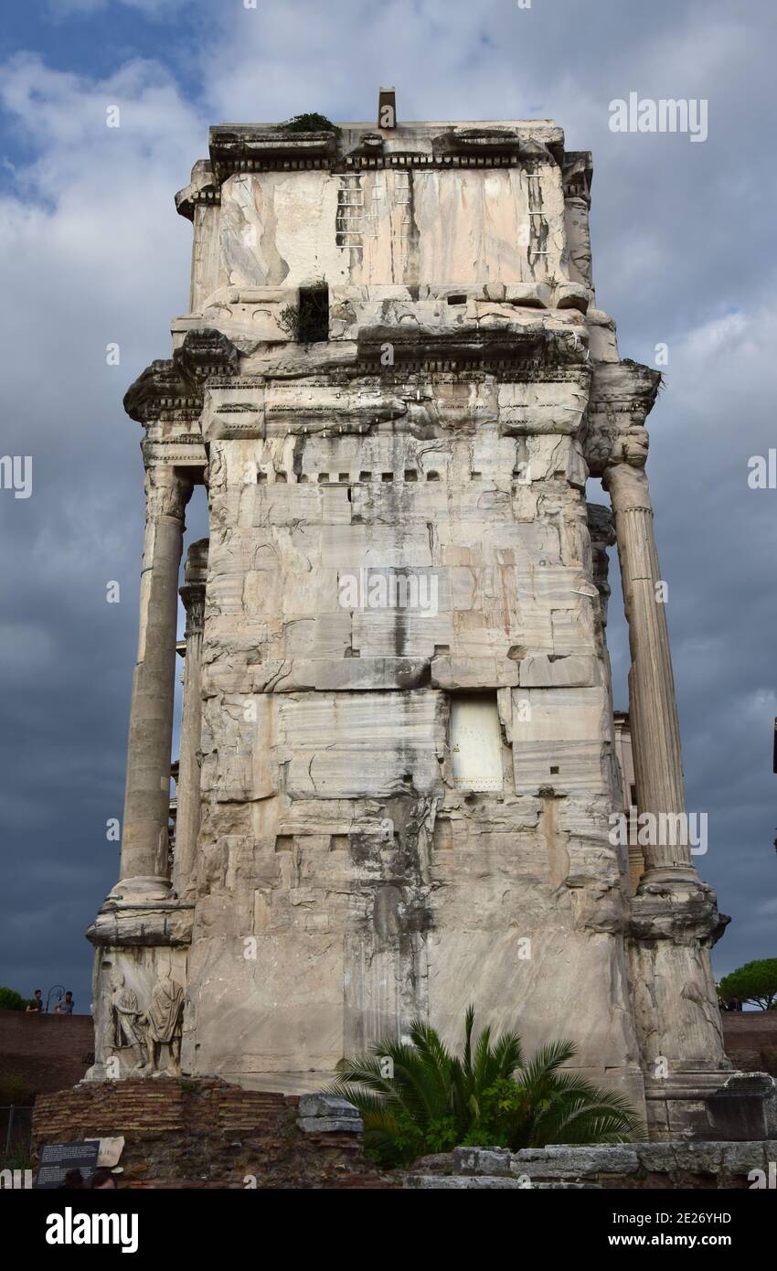 Arco de Septimio Severo - Foro Romano en Roma, Italia Foto de stock