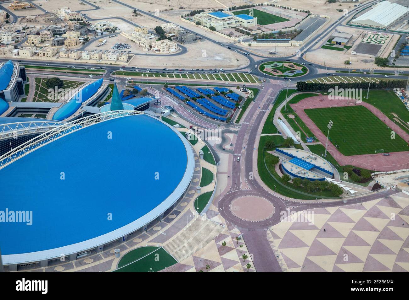 Vista elevada de la ciudad con estadio deportivo fotografías e imágenes de alta resolución Alamy