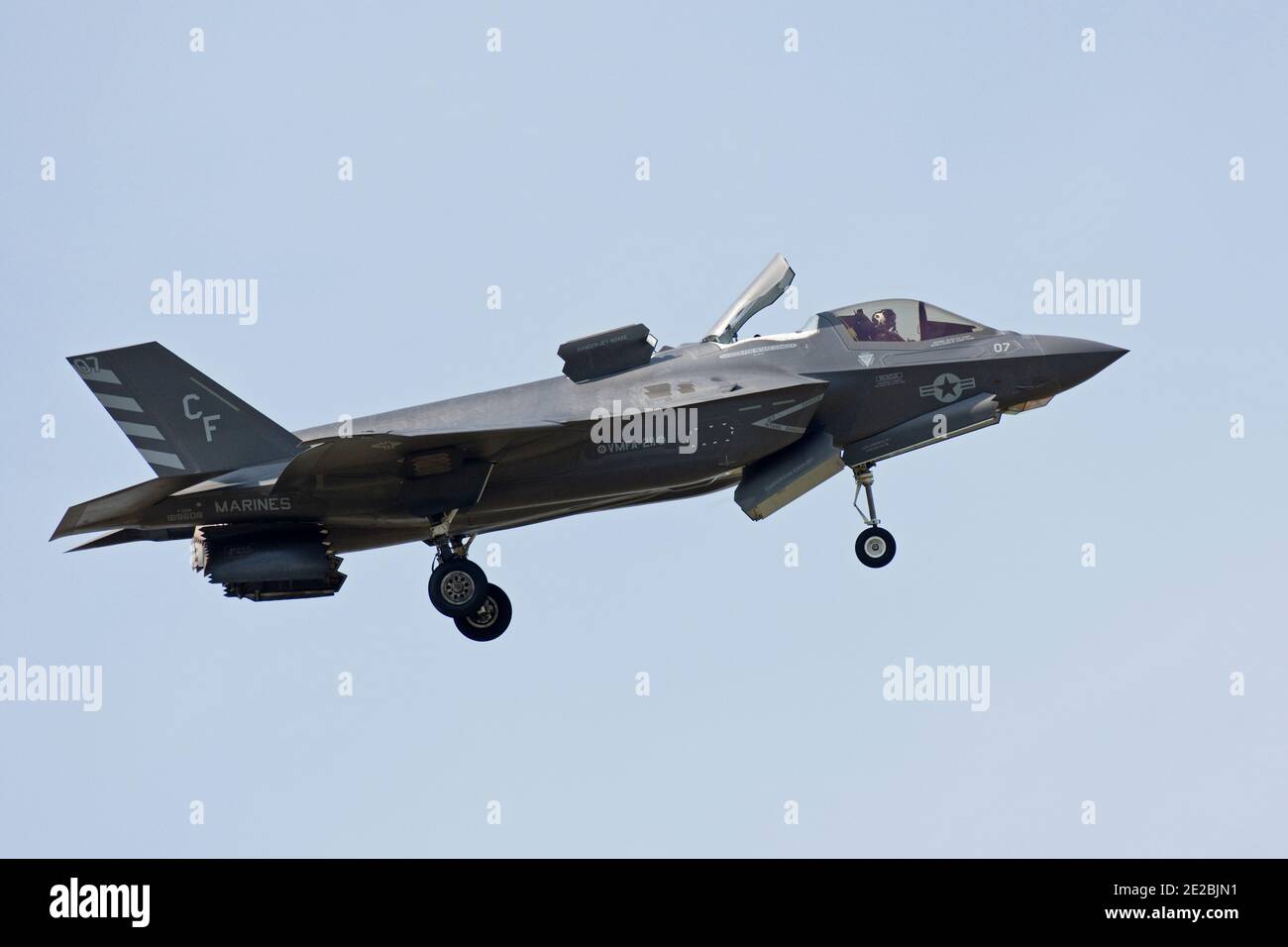 Lockheed Martin F-35B Lightning II 169608 codificado 'CF-07' de VMFA-211, United States Marine Corp, con sede en USMC Yuma, Arizona, visto en RAF Marham. Foto de stock