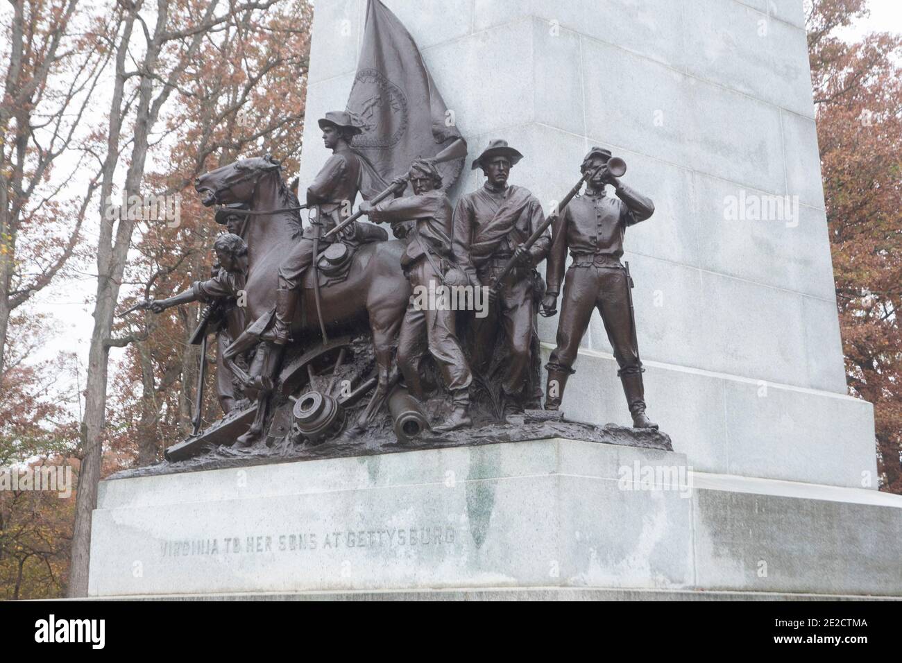 Una estatua en honor al luchador de Virginia que luchó bajo el mando del General Lee en la guerra civil en Gettysburg, Pensilvania. Foto de stock