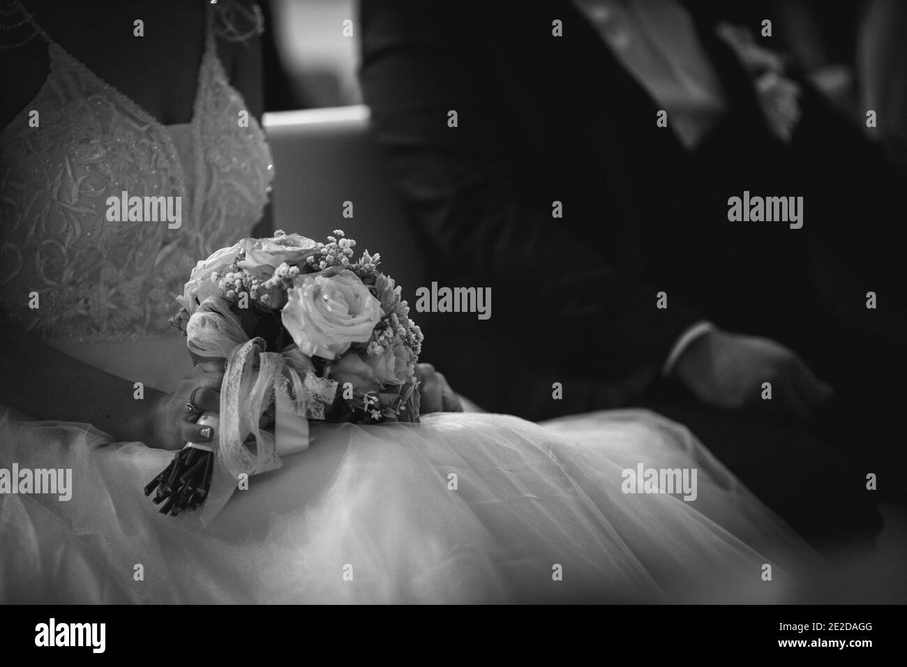 Increíble Foto En Blanco Y Negro De La Novia Y Sentado En La Iglesia