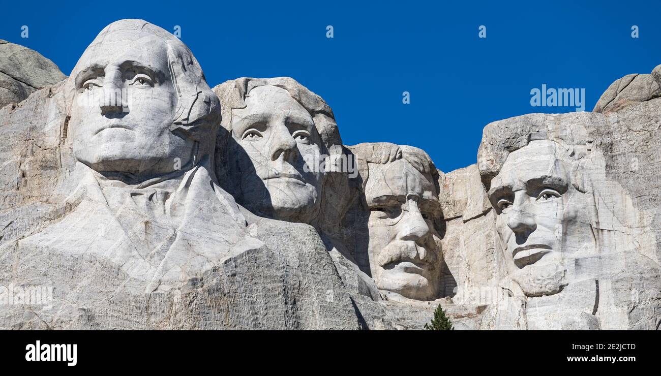 Monumento Nacional del Monte Rushmore, un verdadero tesoro nacional. Simbolizando los ideales de la libertad, tallada en la cara de granito del Monte Rushmore. Foto de stock